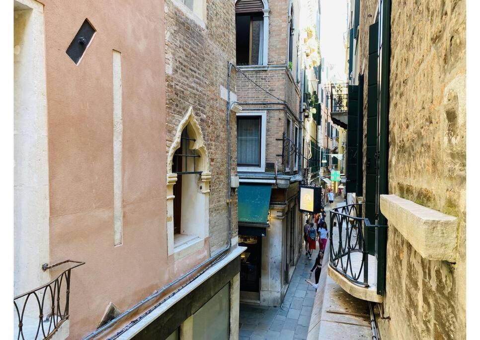 Sweet Time Venice, Luxury San Marco Frezzaria Apt! Экстерьер фото