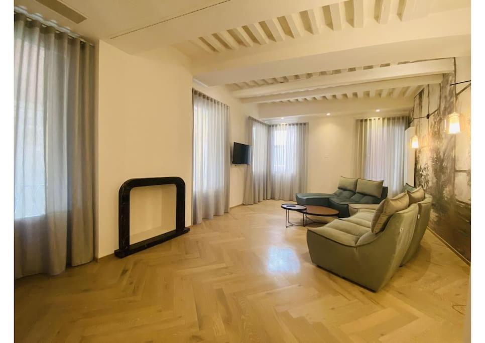 Sweet Time Venice, Luxury San Marco Frezzaria Apt! Экстерьер фото