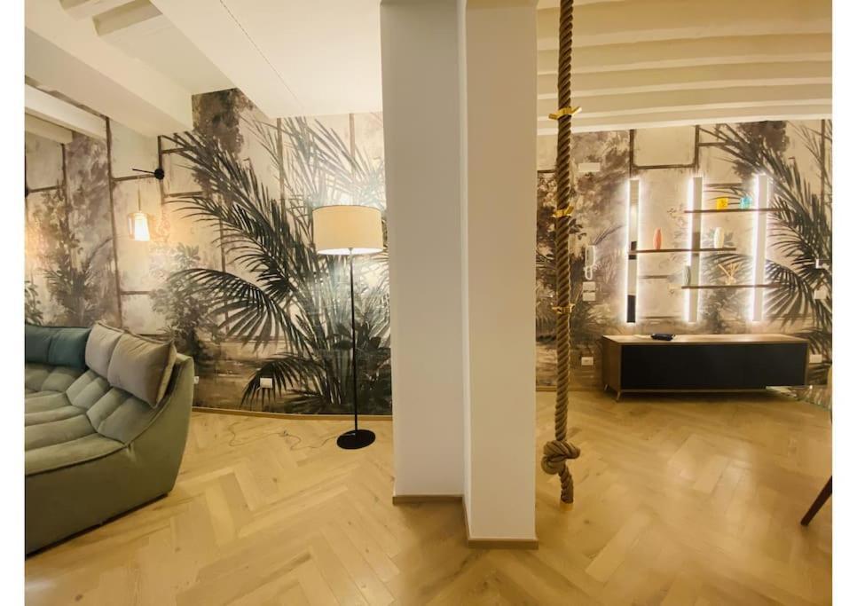 Sweet Time Venice, Luxury San Marco Frezzaria Apt! Экстерьер фото