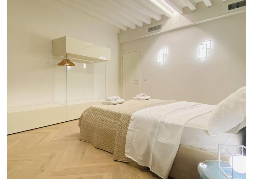 Sweet Time Venice, Luxury San Marco Frezzaria Apt! Экстерьер фото